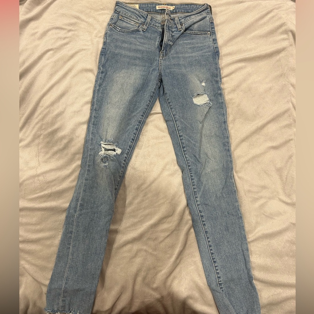 Women's Levi’s Distressed Blue Jeans